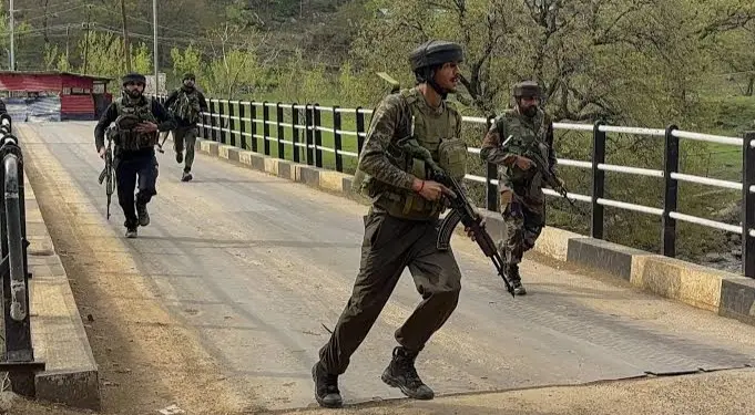 হামলার পর আইনশৃঙ্খলা বাহিনীর সতর্ক অবস্থান